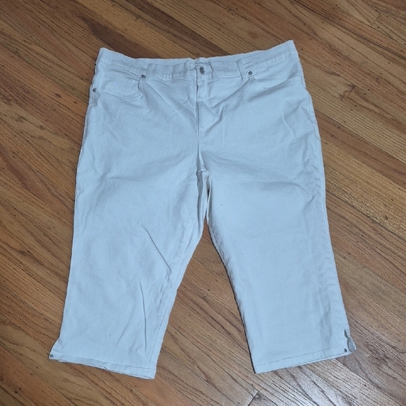 Glorious Vanderbilt Amanda White Stretchy Capris Sz 16W Great condition - Picture 4 of 15